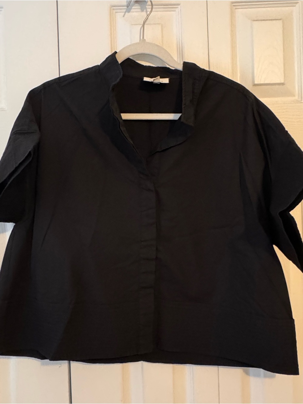 Tuckernuck Black Short-Sleeve Boxy Blouse